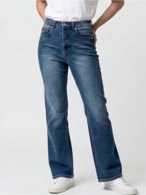 Frye High Rise Straight Leg Jeans – Medium Wash Denim | Size 6